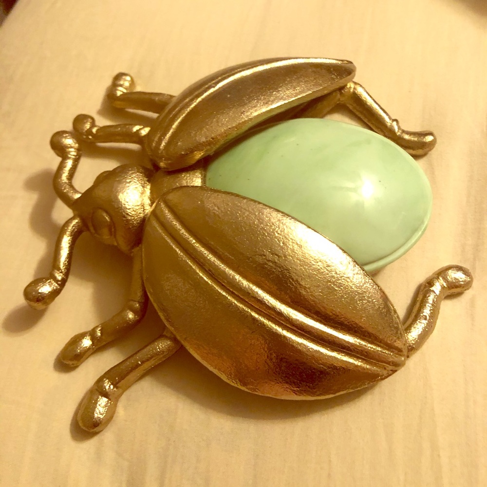 Jade Trinket Bug